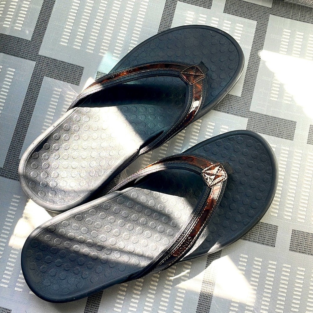 Vionic Tide toe post sandal, brand new never worn!